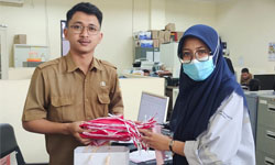 Pembagian 10 Juta Bendera Merah Putih